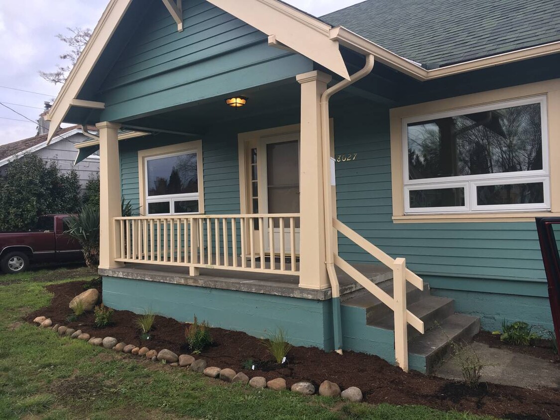 Foto principal - 8027 SE Ellis St