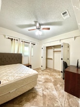 Building Photo - 1405 Ridgemoor Ln