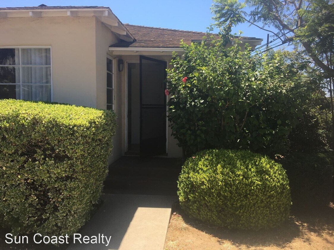 Primary Photo - 125-135 W Los Olivos St