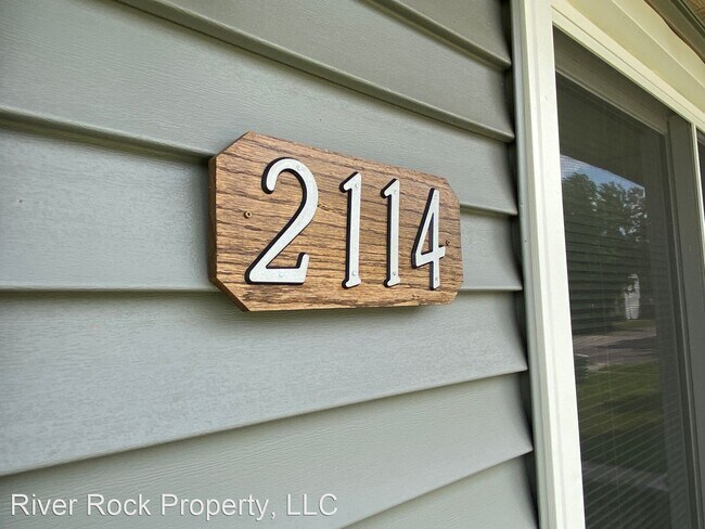 Foto del edificio - 4 br, 2 bath House - 2114 31st Ave S