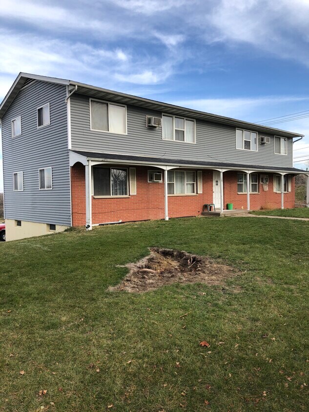 1248 Maplewood Dr NE Unit B, Cedar Rapids, IA 52402 Apartments in Cedar Rapids, IA