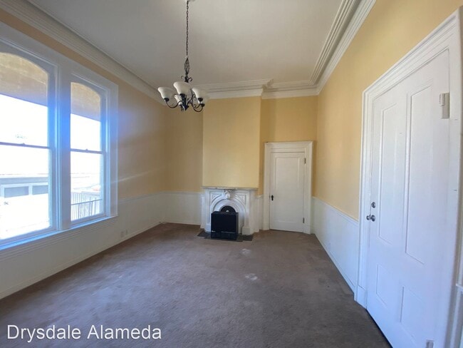 Building Photo - 1 br, 1 bath House - 1729 Everett St. #1