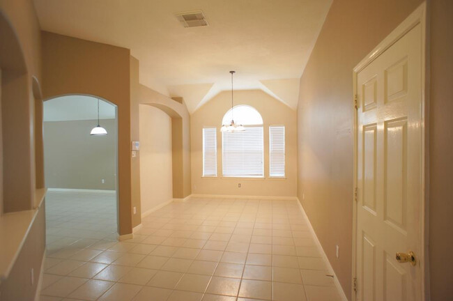 Foto del edificio - Great Location in Pearland.