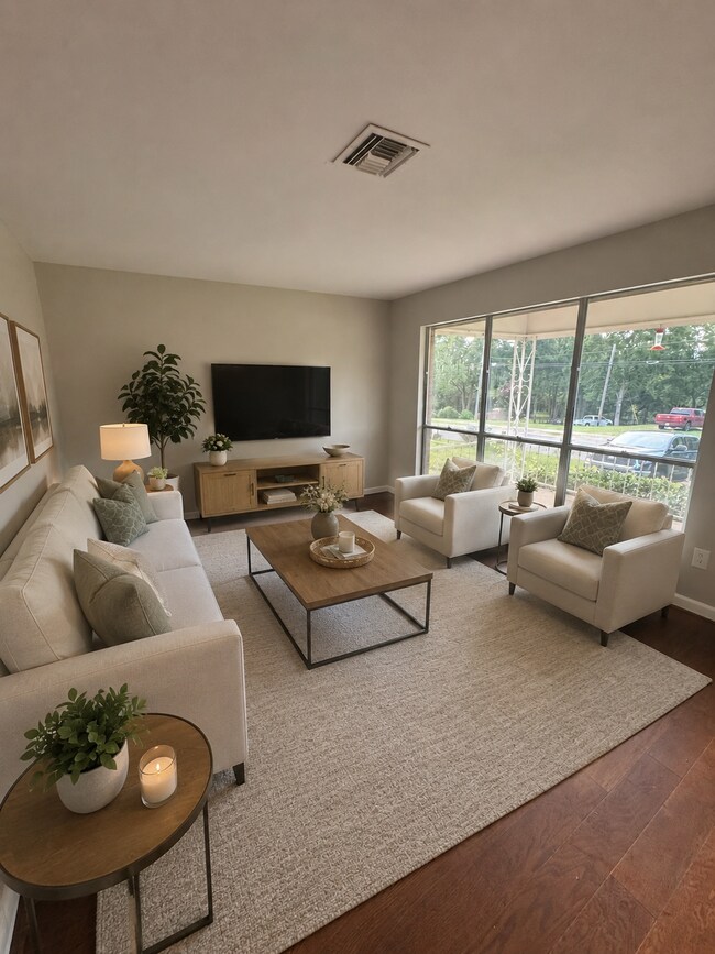 Foto del edificio - Updated 3 bed/2 bath with Carport