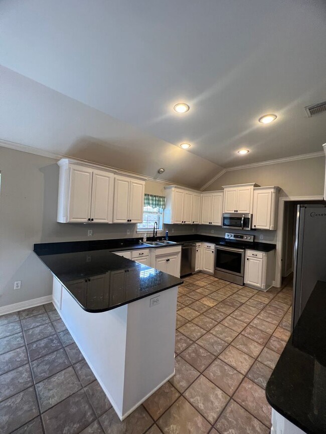 Building Photo - ELEGANT HOME IN NORTH BOSSIER'S ROSEDALE P...