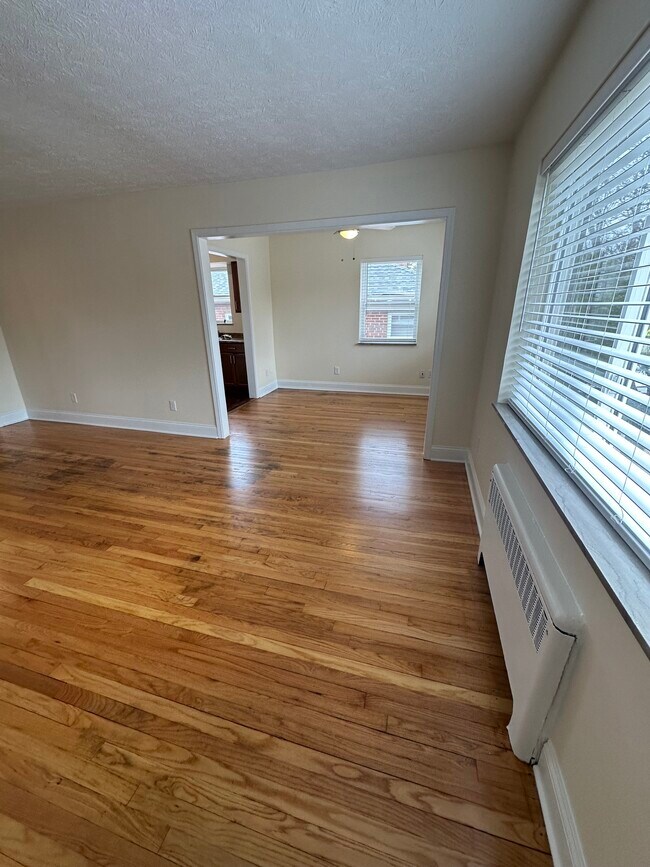 Sala de estar/comedor - 5937 Oakwood Ave