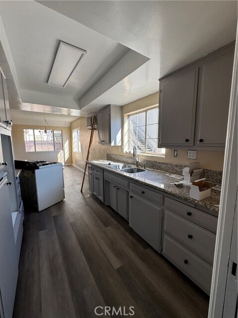 Foto del edificio - 921 Carob Way