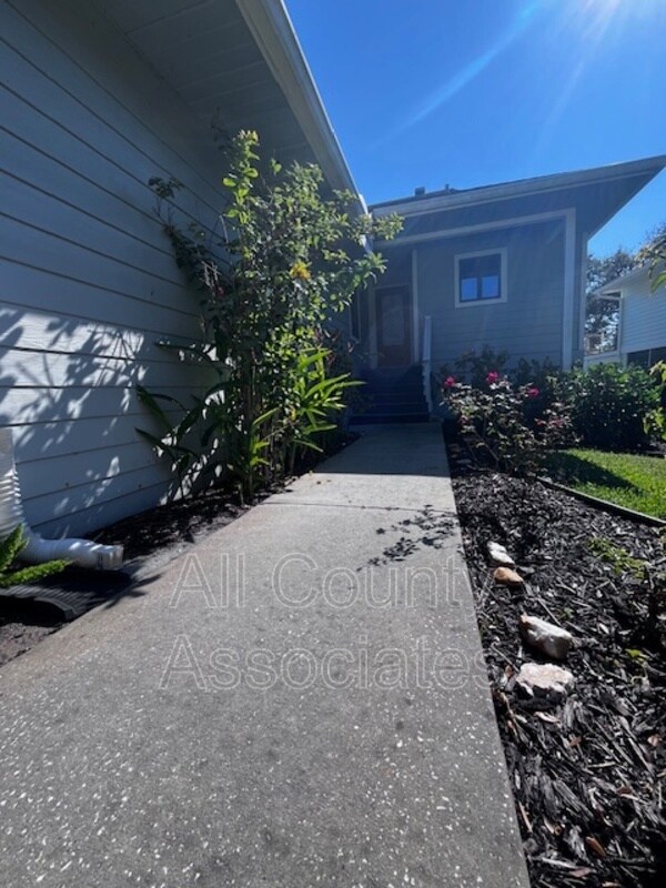 Foto del edificio - 1007 S Pointe Alexis Dr