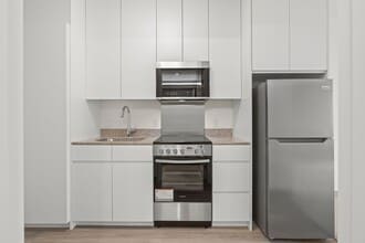 Building Photo - 1390 Kapiolani Blvd