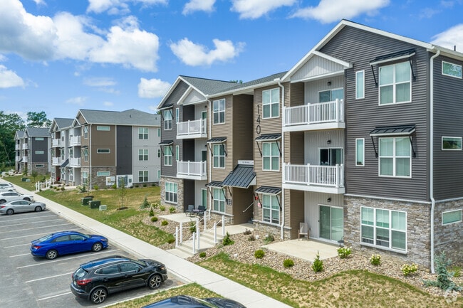 Building Photo - Briar Ridge Commons