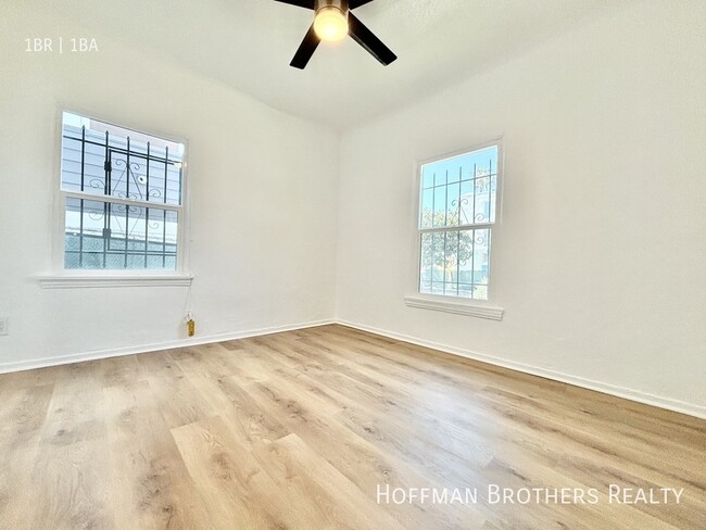 Building Photo - 1808 W 36th St