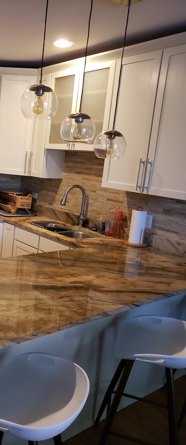 Kitchen - 6424 S Woodlawn Ave