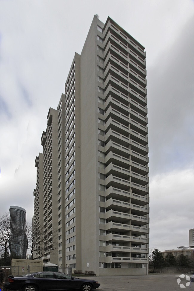 Building Photo - Mississauga Place