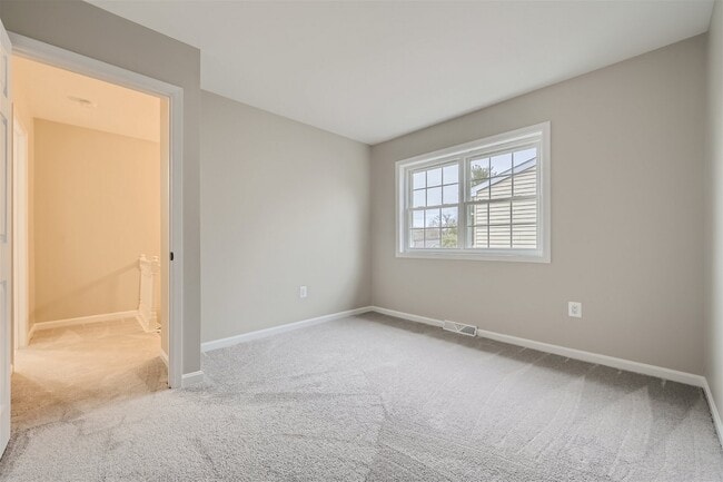 Building Photo - 520 Cressy Rd