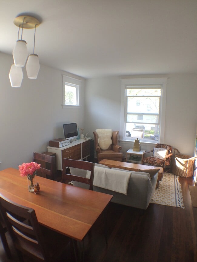 Living/Dining - 315 W. McGraw Street