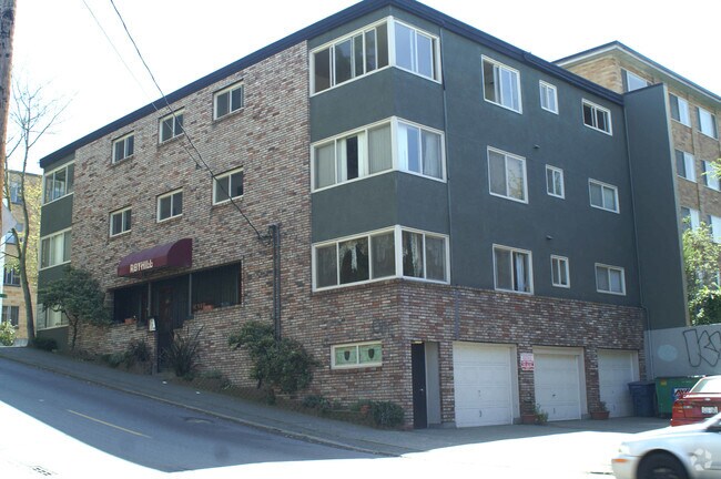 Building Photo - Royhill Apartments