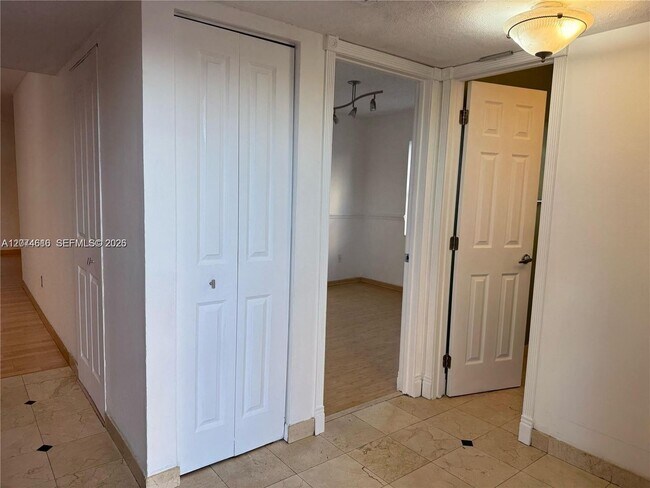 Foto del edificio - 20800 NE 8th Ct