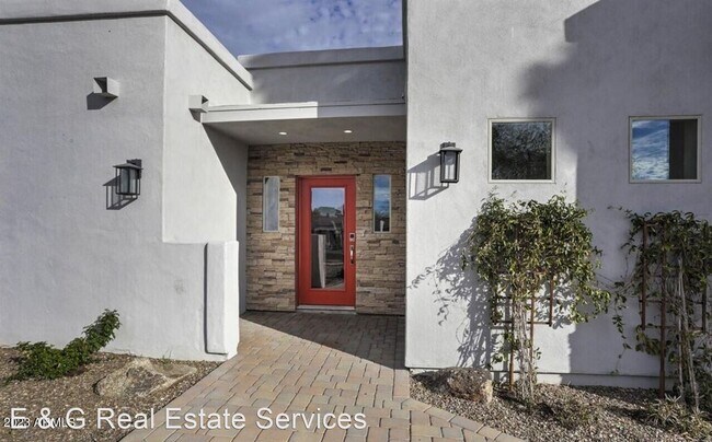 Foto del edificio - 5 br, 3 bath House - 6640 E Dreyfus Ave