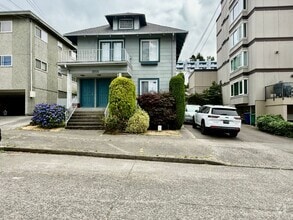 Building Photo - 2258 14th Ave W