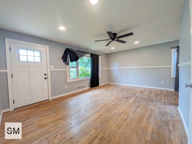 Foto del edificio - 6722 Fairwood Rd
