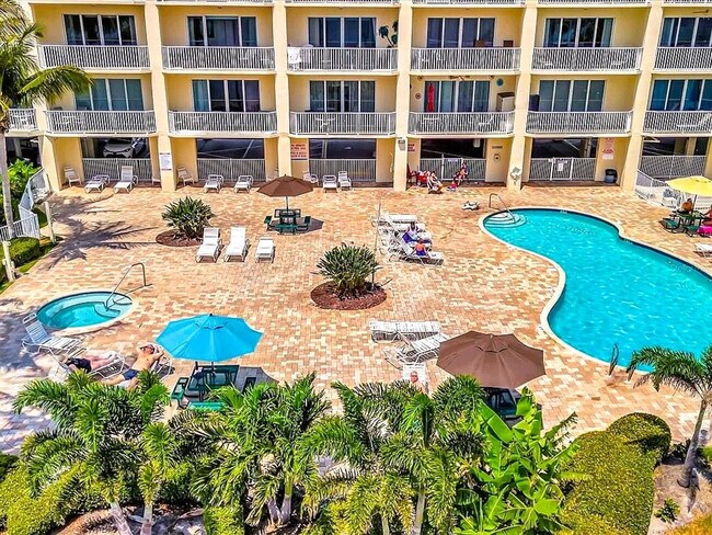 Foto del edificio - 8800 Bay Pines Blvd