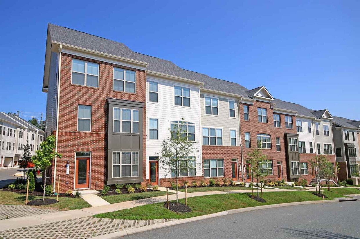 Primary Photo - 2021 Inglewood Dr