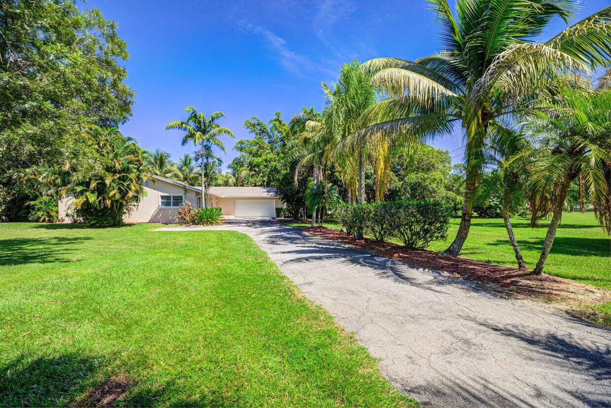 5841 Michlar Dr, Lake Worth, FL 33449 House Rental in Lake Worth, FL