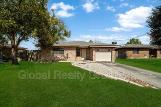 Building Photo - 309 Meadow Dr