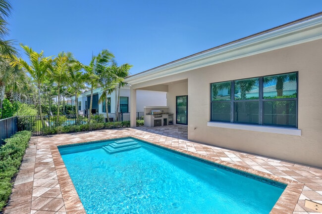 Foto del edificio - 13501 Artisan Cir