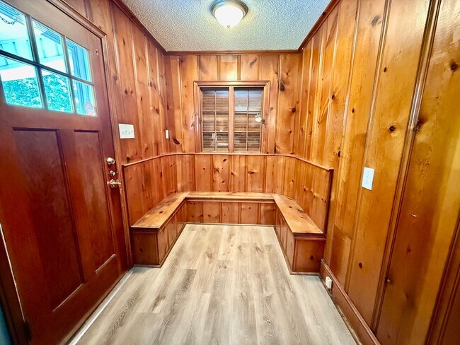 Building Photo - Three bedroom, 1.5 bath house in Graham