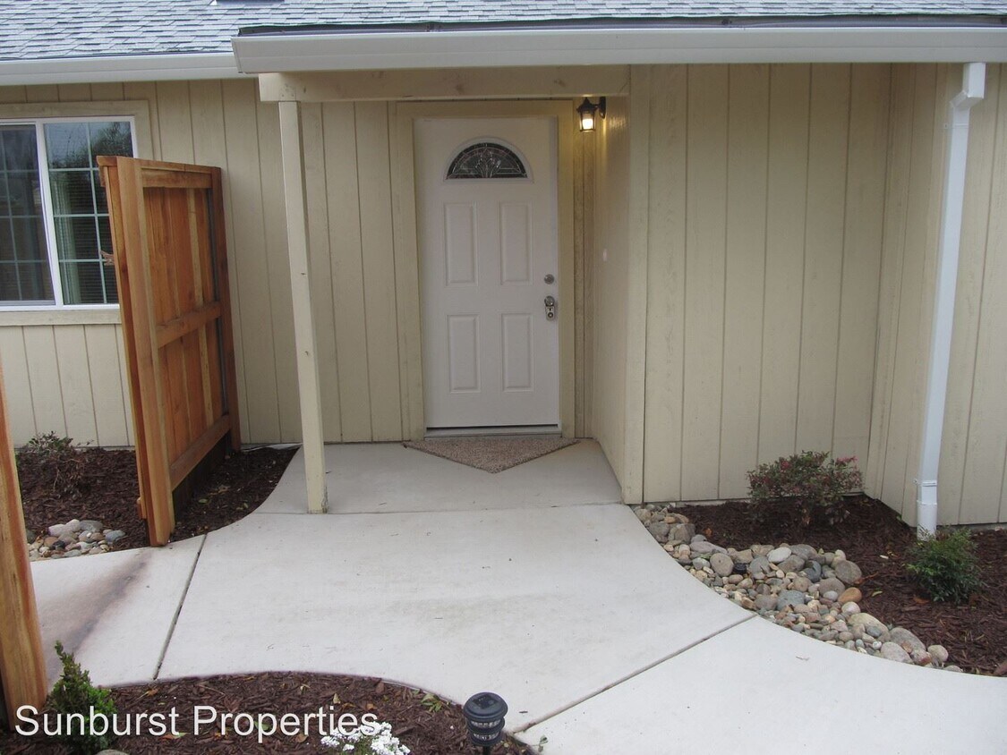 Foto principal - 8942 Auburn Folsom Rd