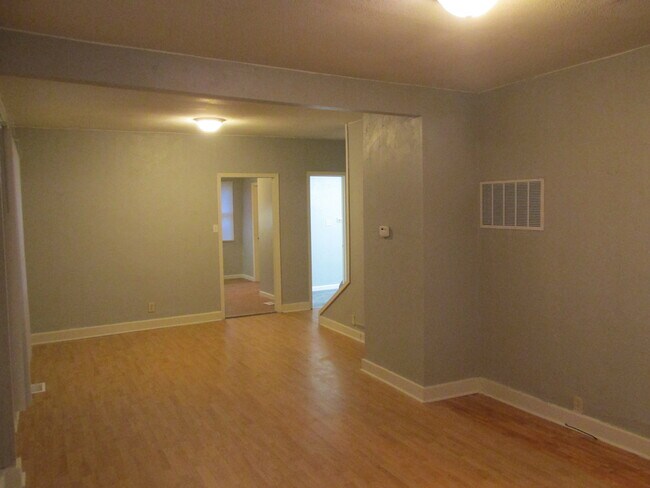 Foto del edificio - 2704 Buxton Ave