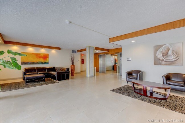 Building Photo - REEF NORTH CONDO