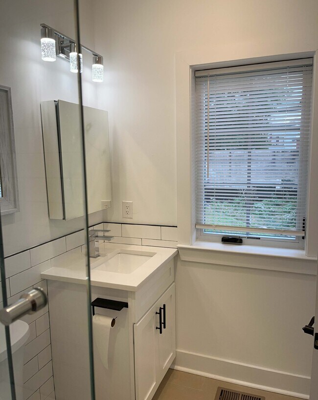 Foto del edificio - 3680 Indian Queen Ln