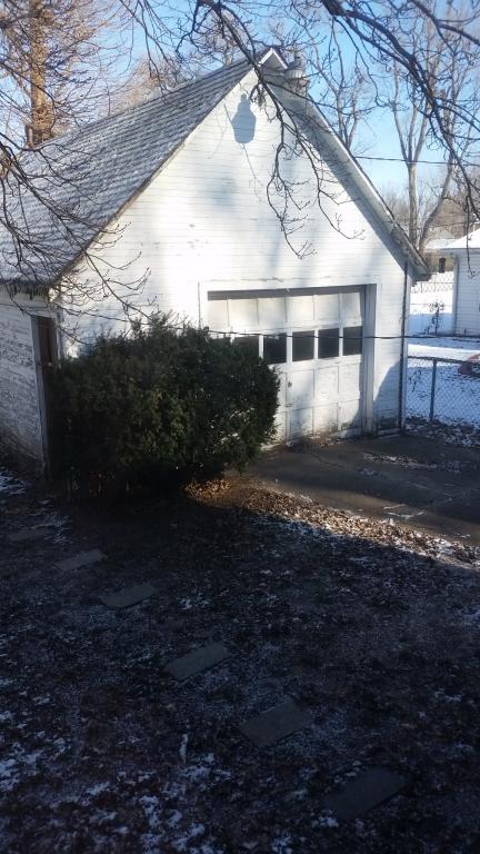 Building Photo - 2125 E Grandview Ave