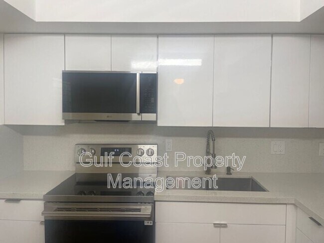 Foto del edificio - 1540 Glen Oaks Dr E