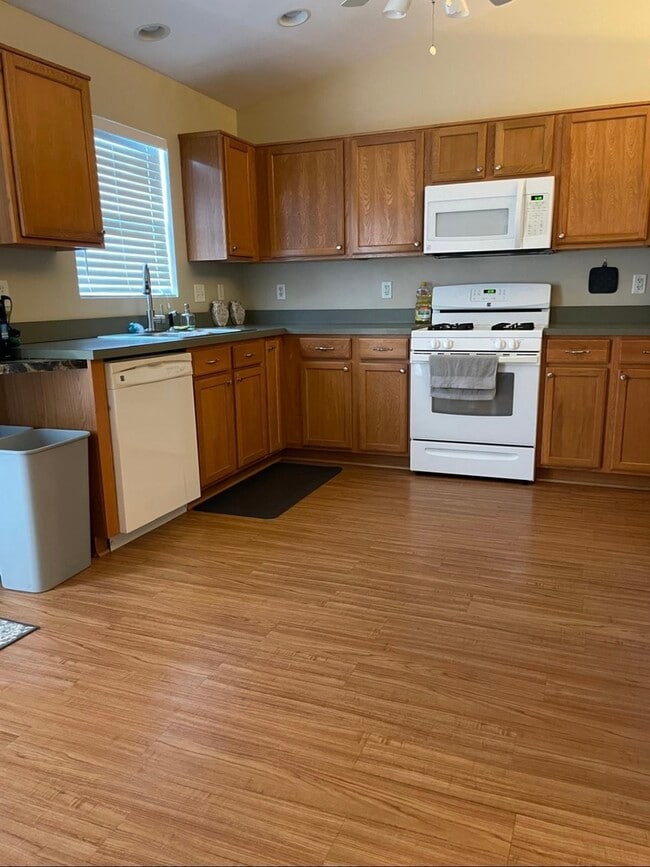 Building Photo - 316 Tall Grass Dr