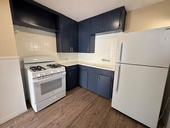 Foto del edificio - 1 bedroom and 1 bathroom unit available at...