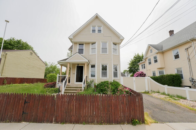 Building Photo - 134 Gorham Ave