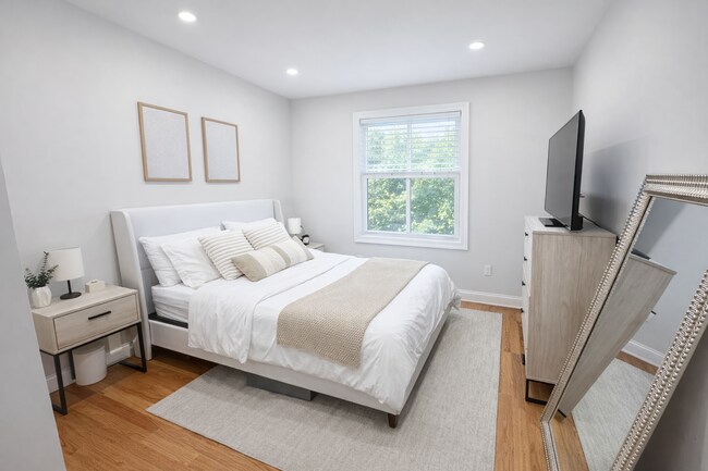 Foto del edificio - 910 E 4th St