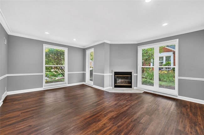 Building Photo - 725 Berick Dr