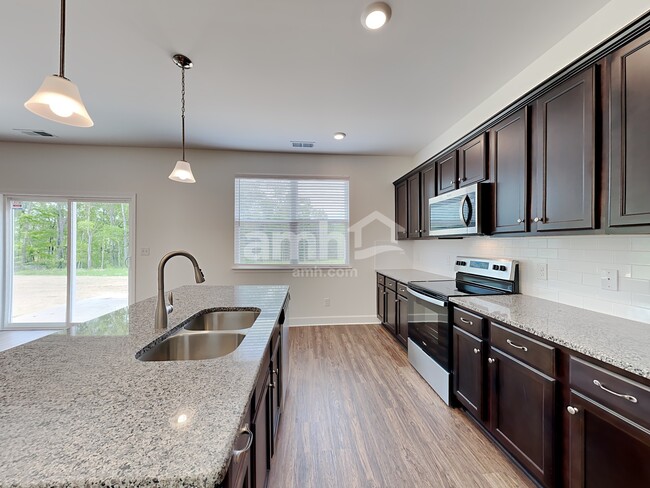 Building Photo - 5827 Zurich Rd