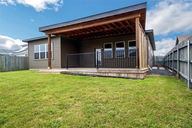 Foto del edificio - 16408 Fetching Ave