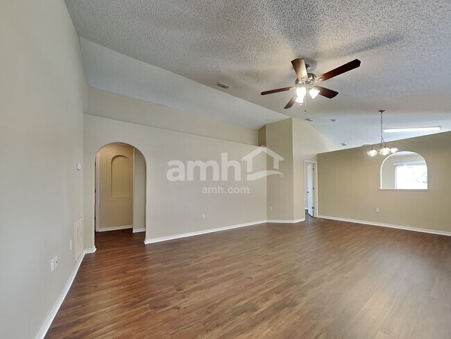 Building Photo - 11527 Ivy Flower Loop