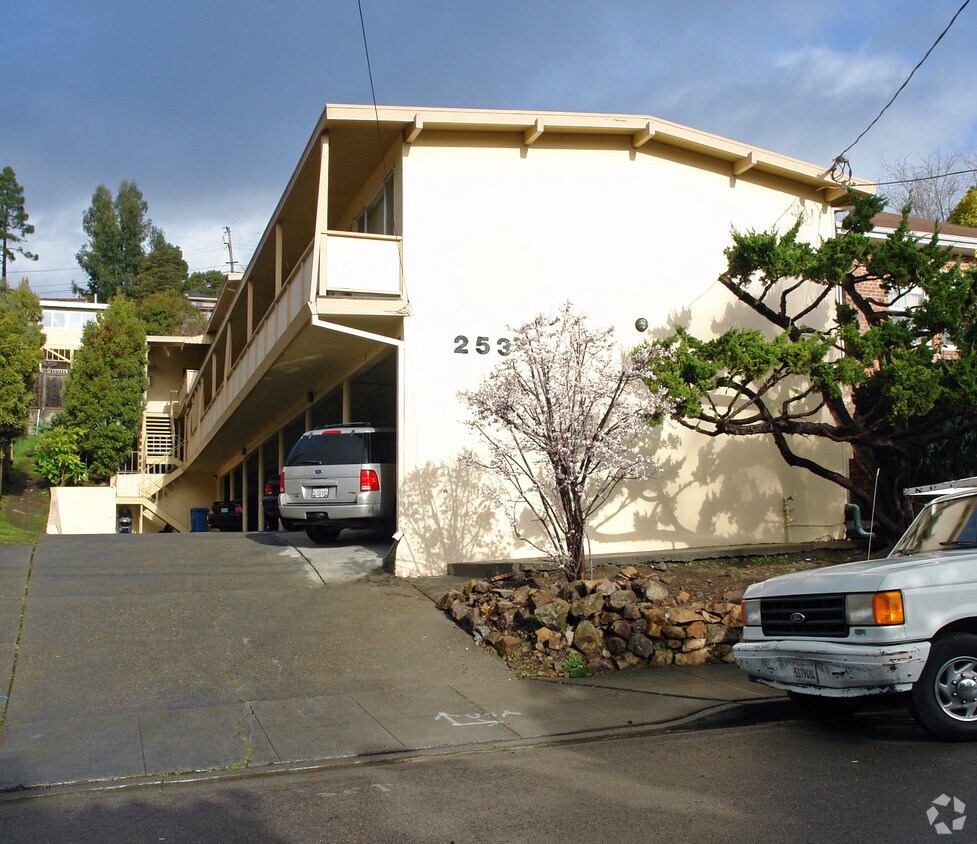 Primary Photo - 253 Union St