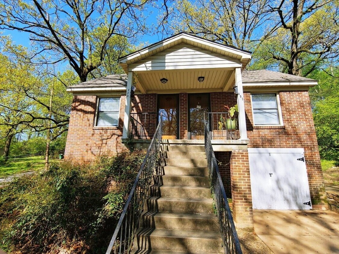 Primary Photo - Welcome home to 400 Rose Street Little Roc...