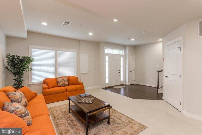 Building Photo - 404 Atwater Dr