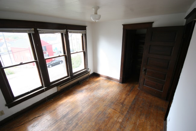 Building Photo - 209-209 1/2 N Dewey Street