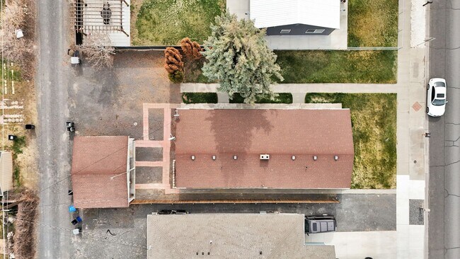 Building Photo - 1131/1133 W Ivy Ave