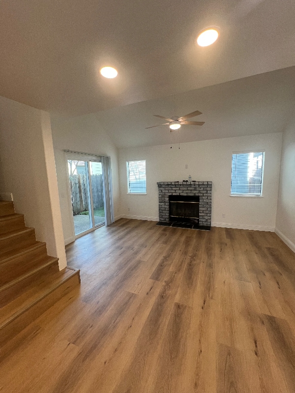 Building Photo - 8667 Mariners Dr